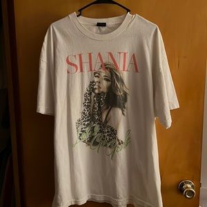 Shania Twain oversized graphic tee
